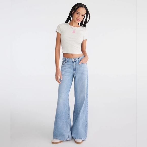 Aeropostale High Rise Super Wide Leg Light Blue Jeans, Size 8 Reg - Picture 2 of 10